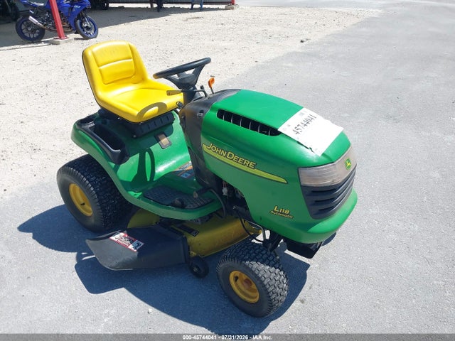 45744041 :رقم المزاد ، GXL118B070691 vin ، 2005 John Deere L118-42 مزاد بيع