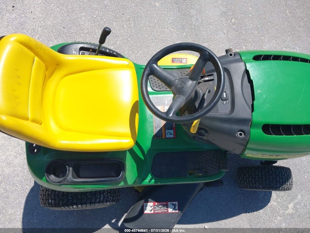 45744041 :رقم المزاد ، GXL118B070691 vin ، 2005 John Deere L118-42 مزاد بيع