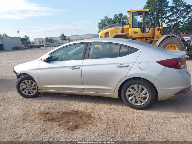 2019 Hyundai Elantra Se მანქანა იყიდება აუქციონზე, vin: KMHD74LF3KU752819, აუქციონის ნომერი: 45744085