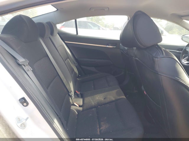 2019 Hyundai Elantra Se მანქანა იყიდება აუქციონზე, vin: KMHD74LF3KU752819, აუქციონის ნომერი: 45744085
