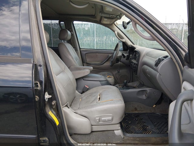 Продажа на аукционе авто 2004 Toyota Sequoia Sr5 V8, vin: 5TDBT44A94S216619, номер лота: 45744117