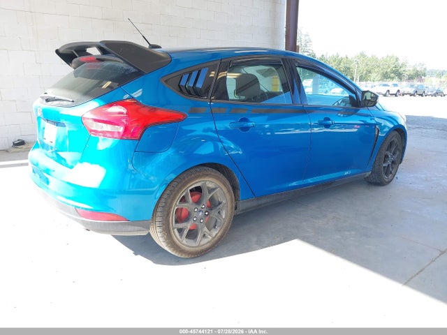 Ford FOCUS SE 2016 1FADP3K28GL255006 Image 4