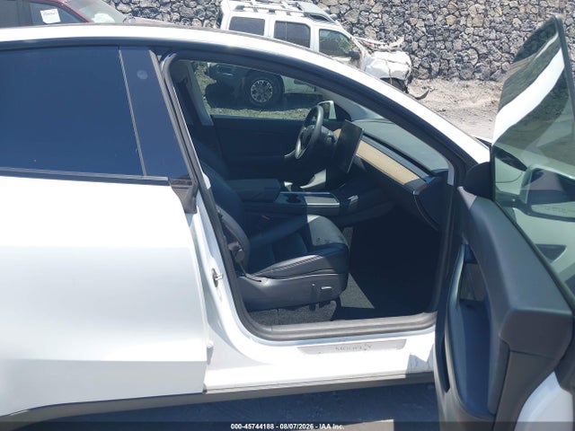 Продаж на аукціоні авто 2021 Tesla Model Y Long Range Dual Motor All-wheel Drive, vin: 5YJYGAEE8MF194275, номер лоту: 45744188