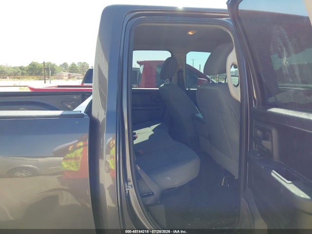 1C6RR6FT5KS674872 RAM 1500 Classic Tradesman 4x2 6&#039;4 Box