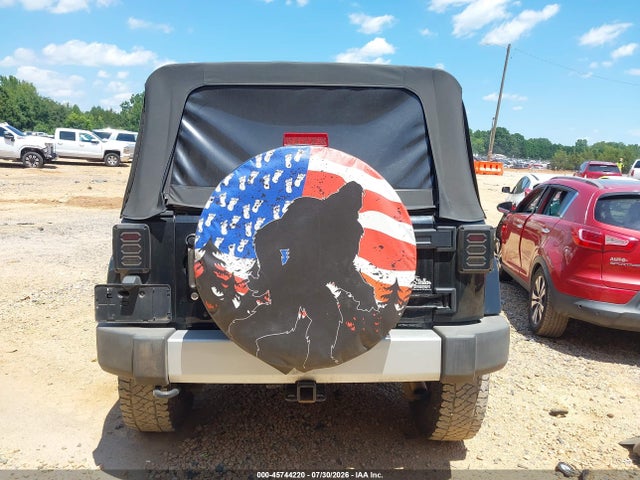 2013 Jeep Wrangler Unlimited Sahara მანქანა იყიდება აუქციონზე, vin: 1C4BJWEG2DL569984, აუქციონის ნომერი: 45744220