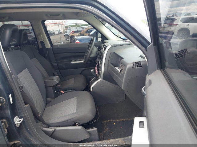 2008 Jeep Patriot Sport მანქანა იყიდება აუქციონზე, vin: 1J8FF28W88D663634, აუქციონის ნომერი: 45744255