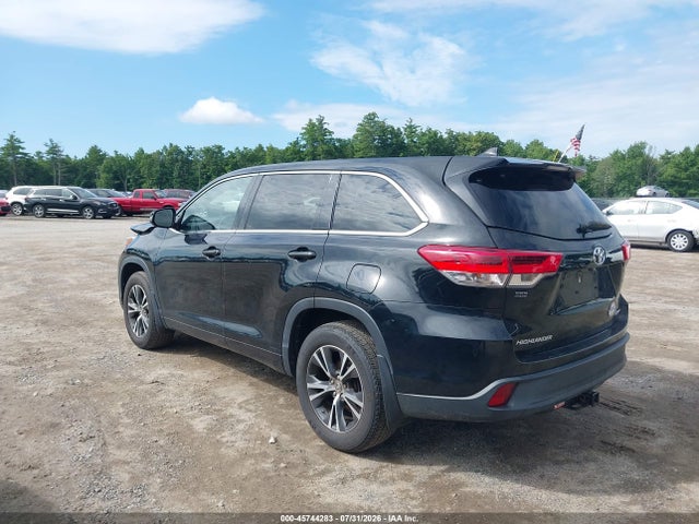 Toyota Highlander Le Plus 2018 5TDBZRFH8JS803704 Image 3