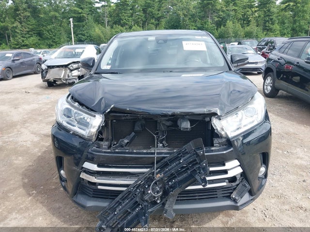 Toyota Highlander Le Plus 2018 5TDBZRFH8JS803704 Image 6