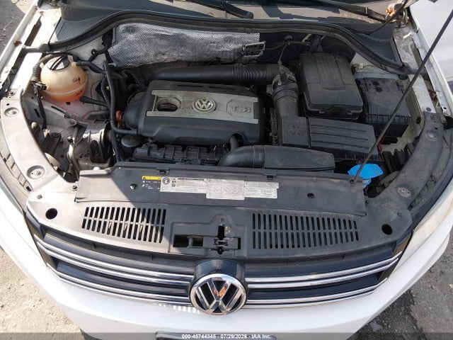 2013 Volkswagen Tiguan Se მანქანა იყიდება აუქციონზე, vin: WVGBV3AXXDW610106, აუქციონის ნომერი: 45744345