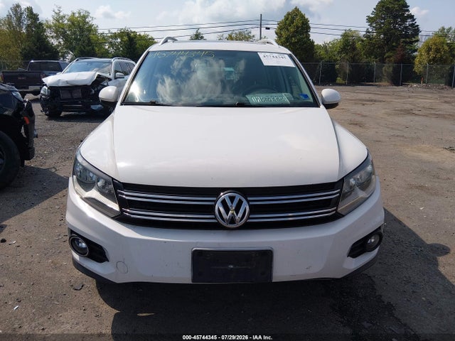2013 Volkswagen Tiguan Se მანქანა იყიდება აუქციონზე, vin: WVGBV3AXXDW610106, აუქციონის ნომერი: 45744345