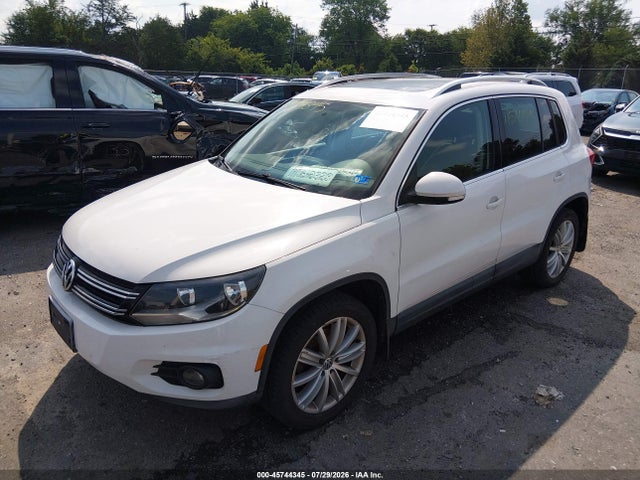 2013 Volkswagen Tiguan Se მანქანა იყიდება აუქციონზე, vin: WVGBV3AXXDW610106, აუქციონის ნომერი: 45744345