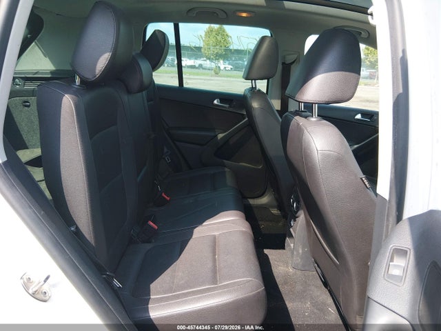 2013 Volkswagen Tiguan Se მანქანა იყიდება აუქციონზე, vin: WVGBV3AXXDW610106, აუქციონის ნომერი: 45744345