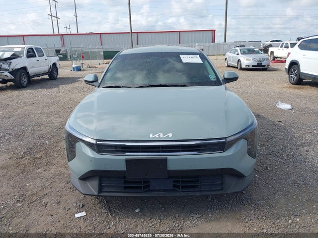 2025 Kia K4 Lxs მანქანა იყიდება აუქციონზე, vin: 3KPFT4DE0SE105811, აუქციონის ნომერი: 45744629
