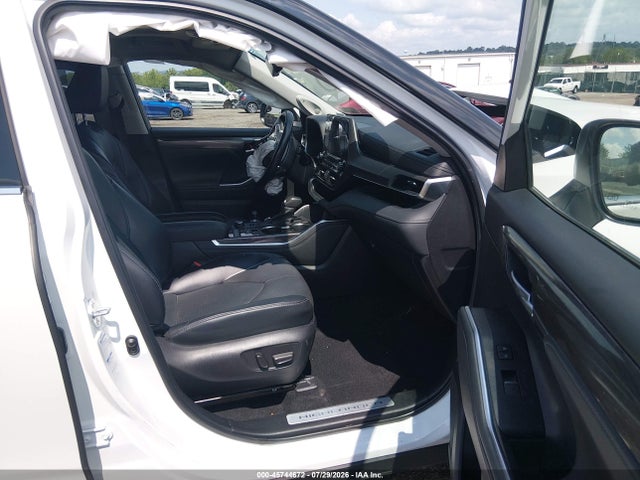 Toyota Highlander Limited 2022 5TDDZRBH6NS570460 Image 5