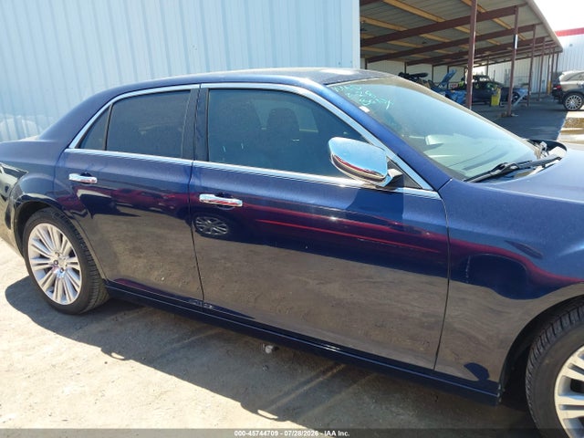 Chrysler 300C 2014 2C3CCAET3EH100789 Image 13