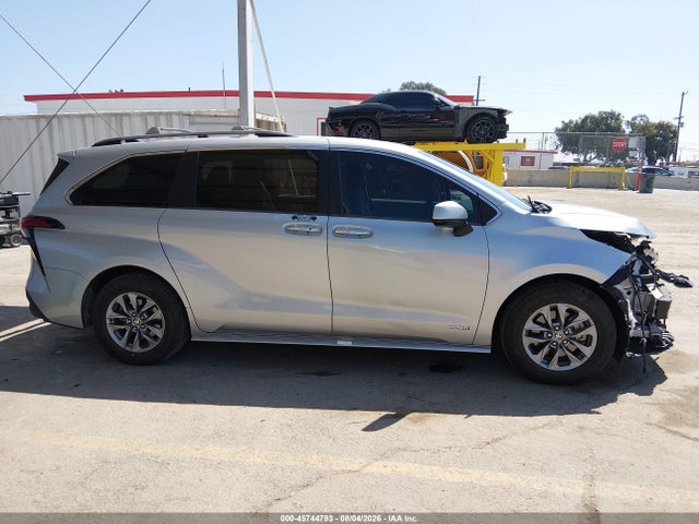 Toyota SIENNA XLE 2021 5TDJRKEC1MS006255 Image 14