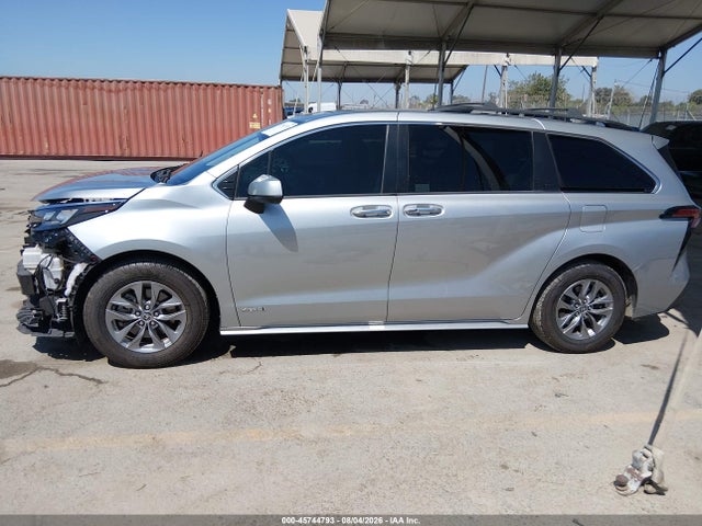 Toyota SIENNA XLE 2021 5TDJRKEC1MS006255 Image 15