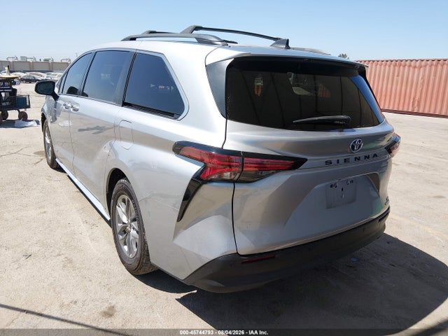 Toyota SIENNA XLE 2021 5TDJRKEC1MS006255 Image 3