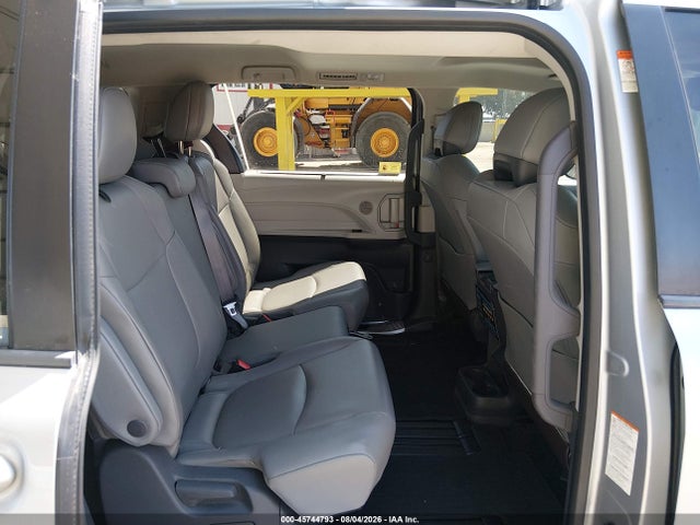 Toyota SIENNA XLE 2021 5TDJRKEC1MS006255 Image 8