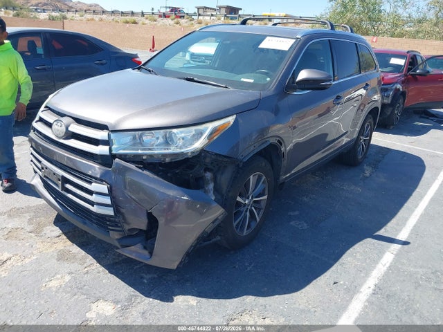 Toyota Highlander Xle 2018 5TDKZRFH9JS549520 Image 2