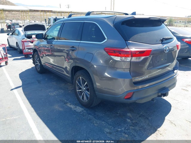 Toyota Highlander Xle 2018 5TDKZRFH9JS549520 Image 3
