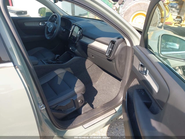 Aukcja sprzedaży 2025 Volvo Xc40 B5 Core Bright Theme, vin: YV4L12UJ8S2570180, numer aukcji: 45744918