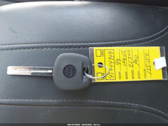 Продажа на аукционе авто 1999 Lexus Es 300, vin: JT8BF28G6X0155150, номер лота: 45744948