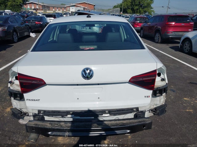 45744985 :رقم المزاد ، 1VWAA7A35JC017456 vin ، 2018 Volkswagen Passat 2.0t R-line/2.0t S مزاد بيع