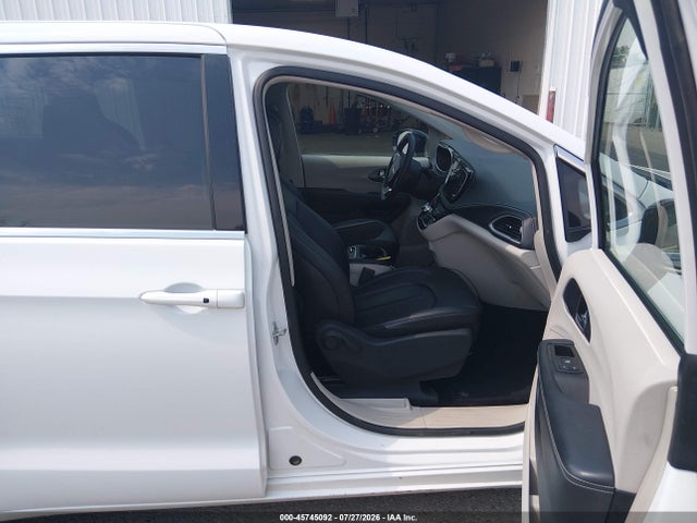 2024 Chrysler Pacifica Touring L მანქანა იყიდება აუქციონზე, vin: 2C4RC1BG3RR186537, აუქციონის ნომერი: 45745092