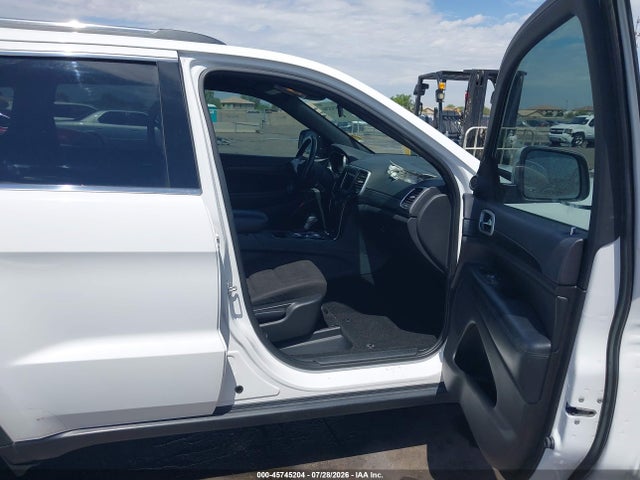 1C4RJEAG4LC245075 Jeep Grand Cherokee Laredo E 4x2