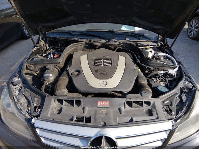 2012 Mercedes-benz C 300 Sport 4matic მანქანა იყიდება აუქციონზე, vin: WDDGF8BB2CF923632, აუქციონის ნომერი: 45745303