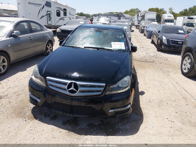2012 Mercedes-benz C 300 Sport 4matic მანქანა იყიდება აუქციონზე, vin: WDDGF8BB2CF923632, აუქციონის ნომერი: 45745303