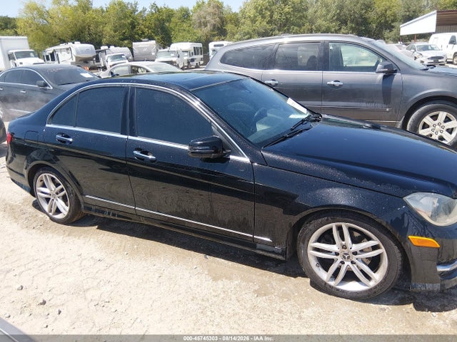 2012 Mercedes-benz C 300 Sport 4matic მანქანა იყიდება აუქციონზე, vin: WDDGF8BB2CF923632, აუქციონის ნომერი: 45745303