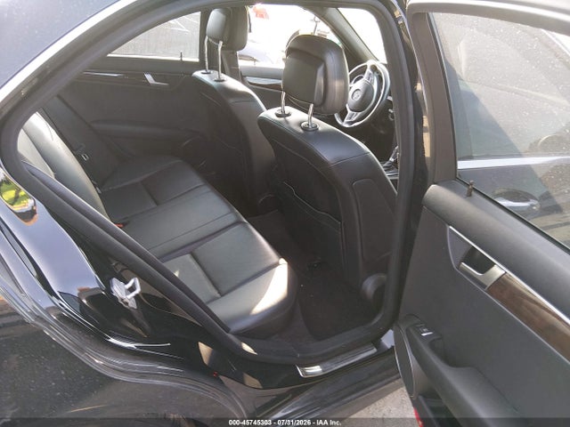 2012 Mercedes-benz C 300 Sport 4matic მანქანა იყიდება აუქციონზე, vin: WDDGF8BB2CF923632, აუქციონის ნომერი: 45745303