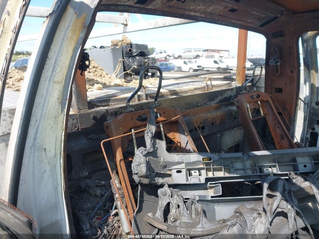 Ford F-450 Chassis Xl/xlt 2015 1FDUF4HT2FEA48175 Image 8