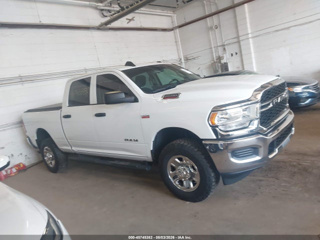 45745382 :رقم المزاد ، 3C6UR5CJ8LG211334 vin ، 2020 Ram 2500 Tradesman  4x4 6'4 Box مزاد بيع