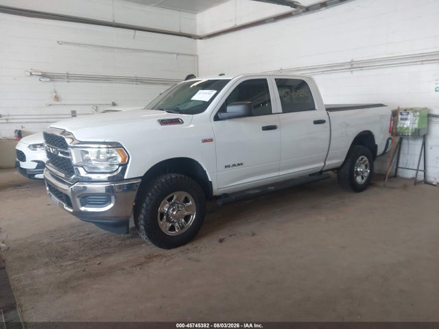 45745382 :رقم المزاد ، 3C6UR5CJ8LG211334 vin ، 2020 Ram 2500 Tradesman  4x4 6'4 Box مزاد بيع