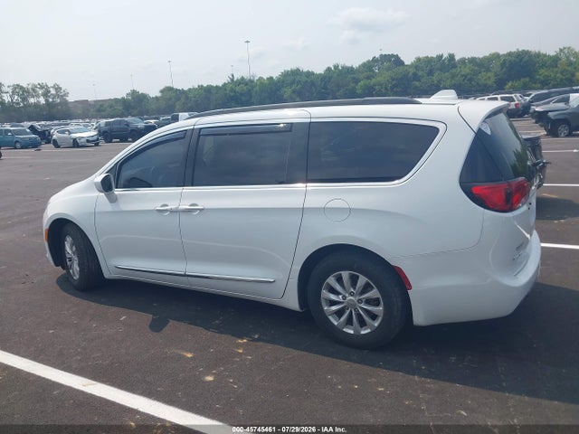 2C4RC1BG4HR510870 Chrysler Pacifica Touring-l