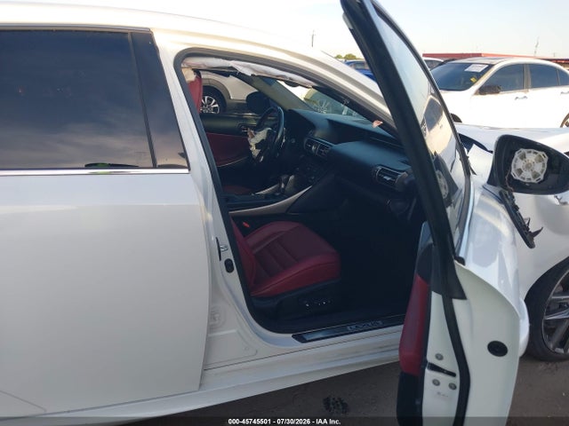 Lexus IS 200T 2016 JTHBA1D20G5037309 Image 5