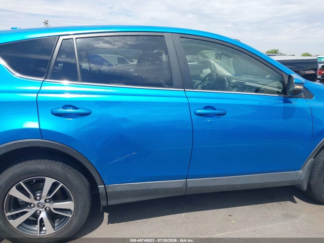 Toyota Rav4 Xle 2017 JTMWFREV0HD095052 Image 13