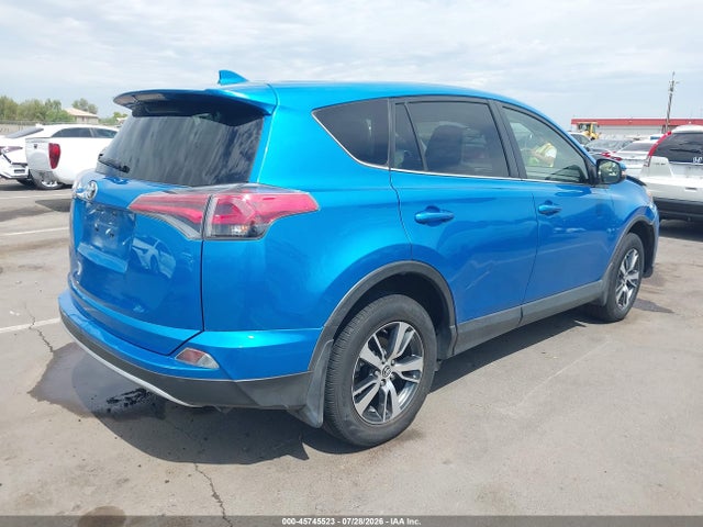 Toyota Rav4 Xle 2017 JTMWFREV0HD095052 Image 4