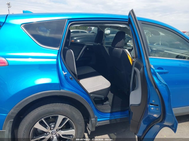 Toyota Rav4 Xle 2017 JTMWFREV0HD095052 Image 8