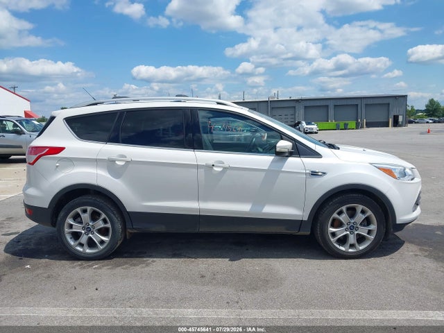 1FMCU9J94GUC25426 Ford Escape Titanium