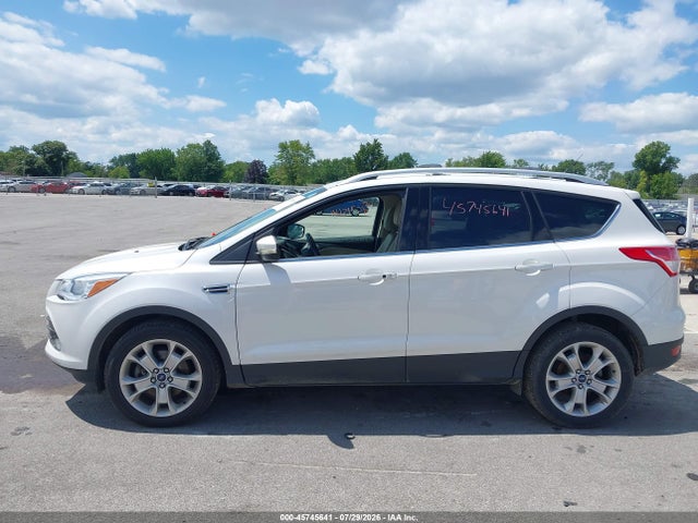 1FMCU9J94GUC25426 Ford Escape Titanium