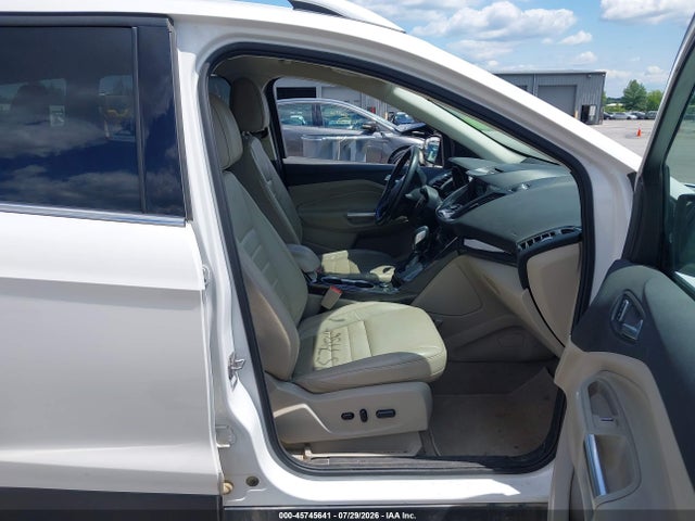 1FMCU9J94GUC25426 Ford Escape Titanium