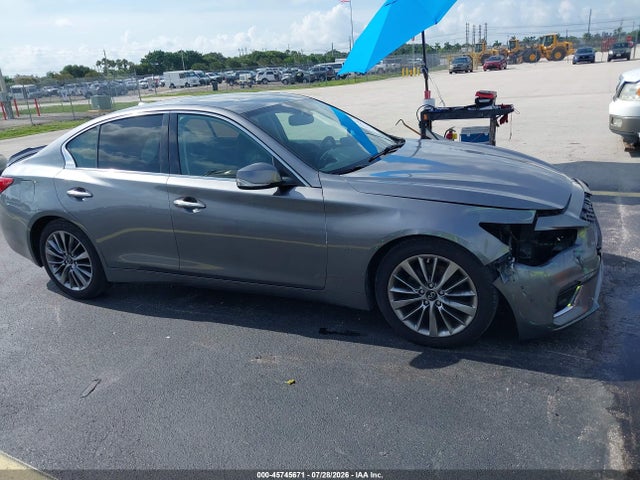 45745671 :رقم المزاد ، JN1EV7AR3JM440983 vin ، 2018 Infiniti Q50 3.0t Luxe مزاد بيع