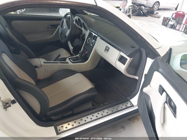 Aukcja sprzedaży 1998 Mercedes-benz Slk 230, vin: WDBKK47F7WF070703, numer aukcji: 45745707