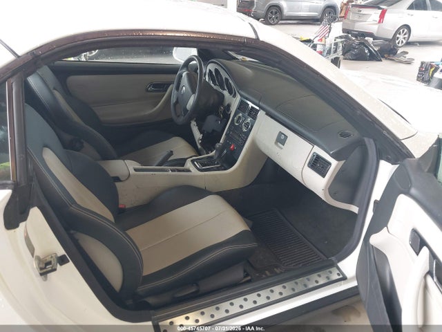 Aukcja sprzedaży 1998 Mercedes-benz Slk 230, vin: WDBKK47F7WF070703, numer aukcji: 45745707