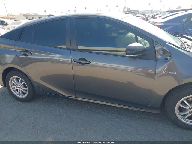 JTDKAMFU2M3138618 Toyota Prius Le