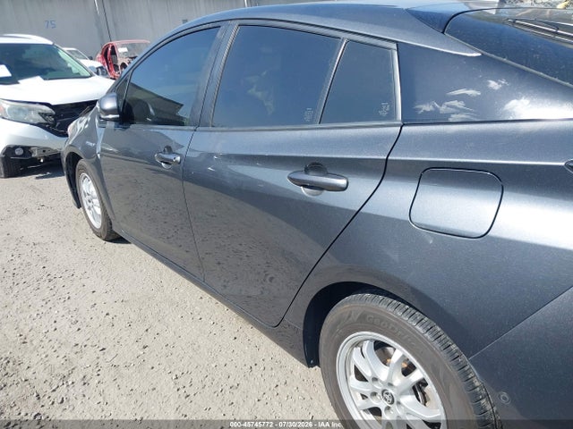 JTDKAMFU2M3138618 Toyota Prius Le